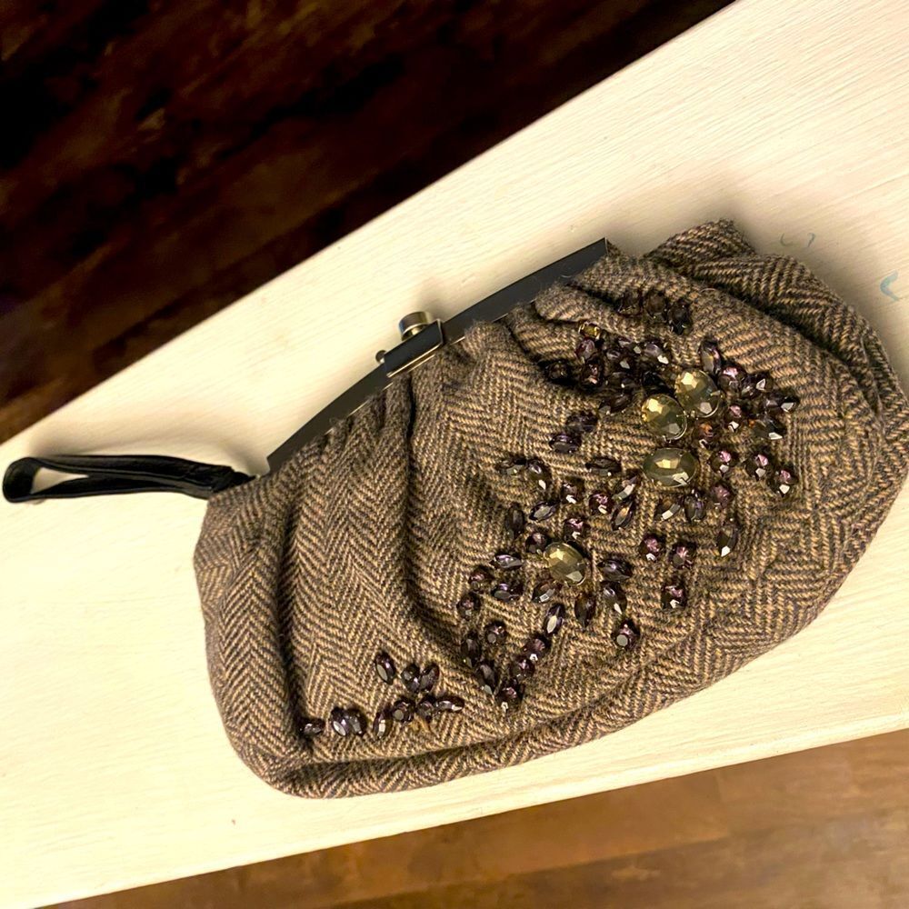 Kenneth Cole Woman’s Wristlet, tweed and beaded!